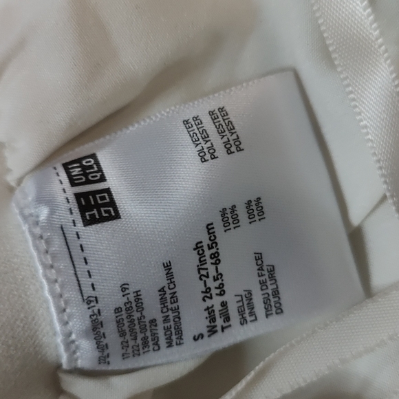 Uniqlo Midi Pleated Skirt - Picture 3 of 3